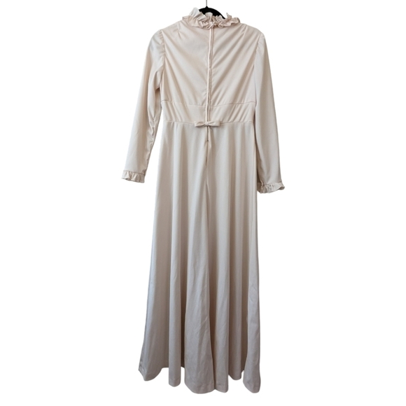 Vintage 70s Lorrie Deb Prairie Ruffle Wedding Gown - Picture 6 of 16